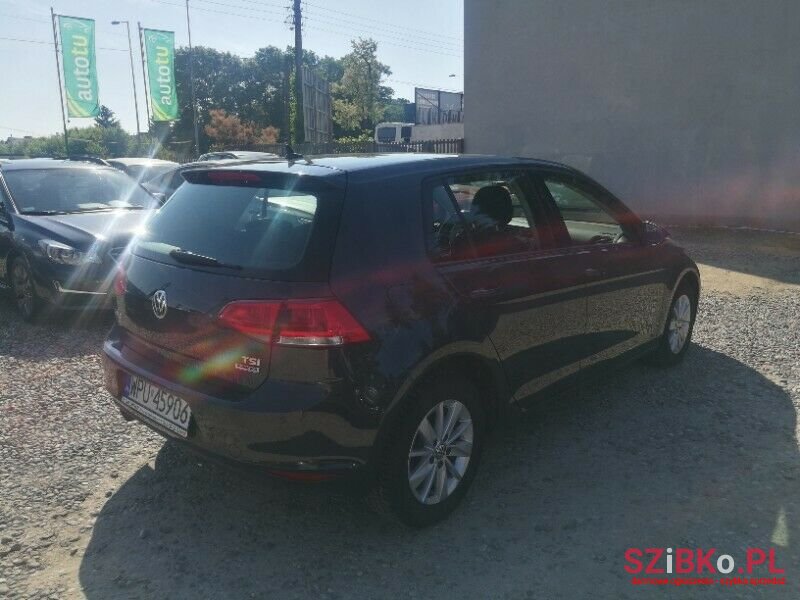 2017' Volkswagen Golf photo #4