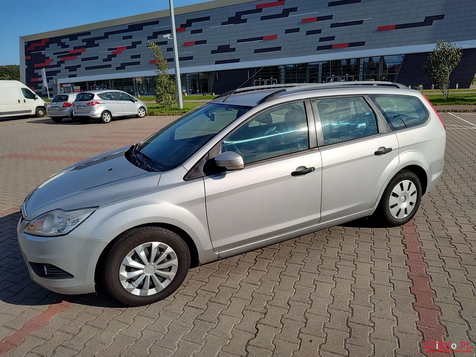 2010' Ford Focus photo #5