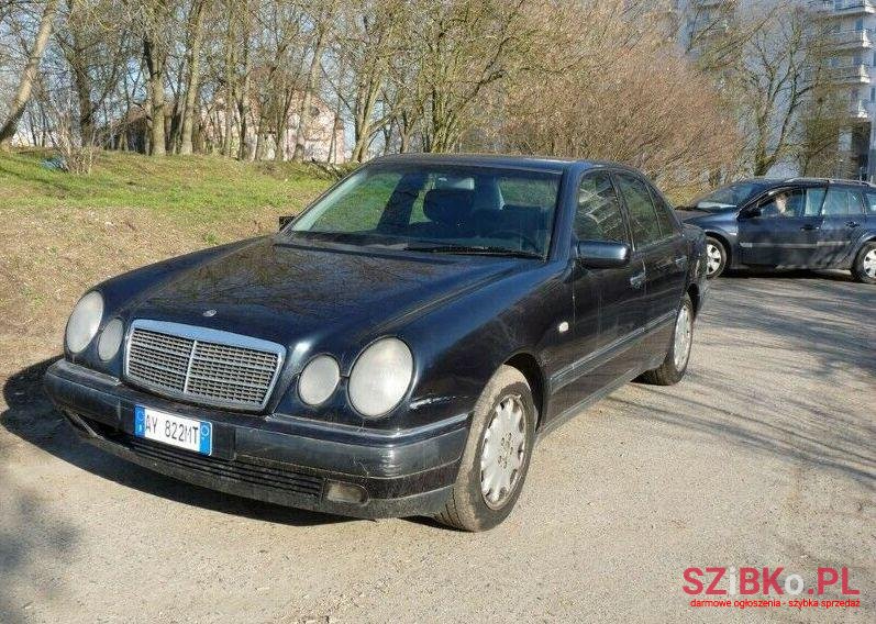 1998' Mercedes-Benz Klasa E photo #1