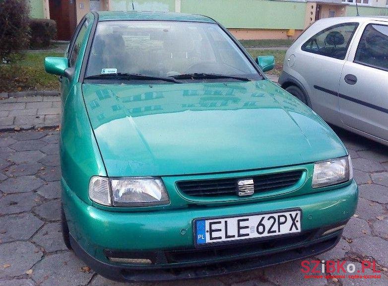 1998' SEAT Cordoba photo #1