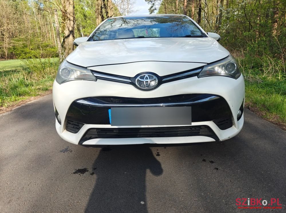 2016' Toyota Avensis photo #3