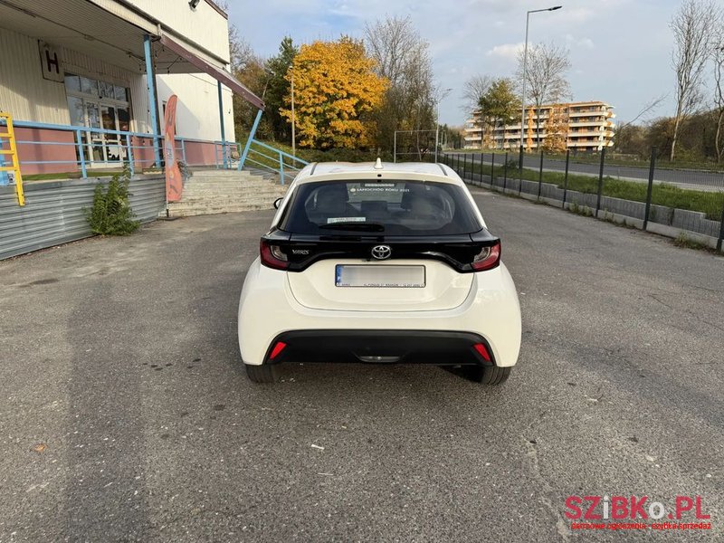 2021' Toyota Yaris 1.5 Comfort photo #2