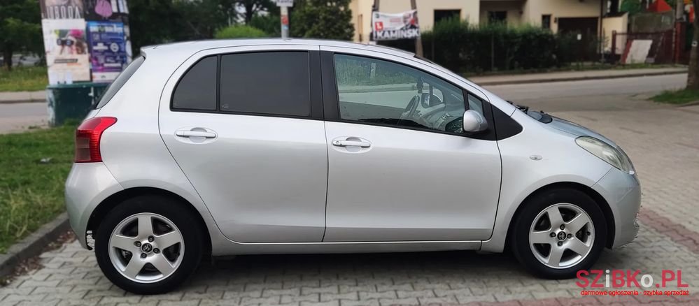 2006' Toyota Yaris 1.3 Terra Plus photo #5