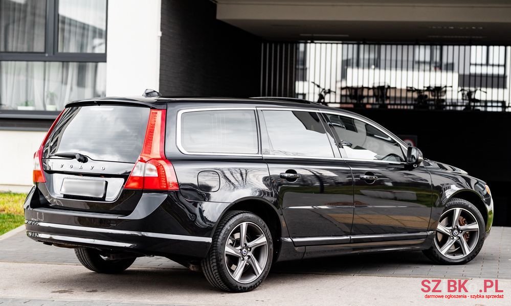 2011' Volvo V70 D3 photo #4