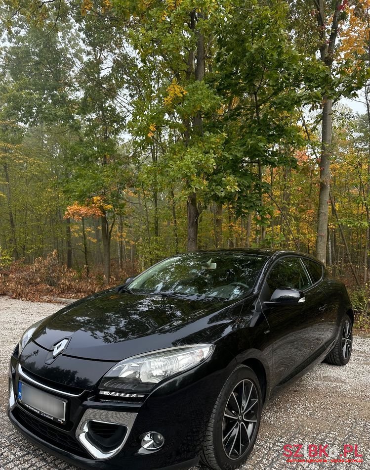 2012' Renault Megane photo #2