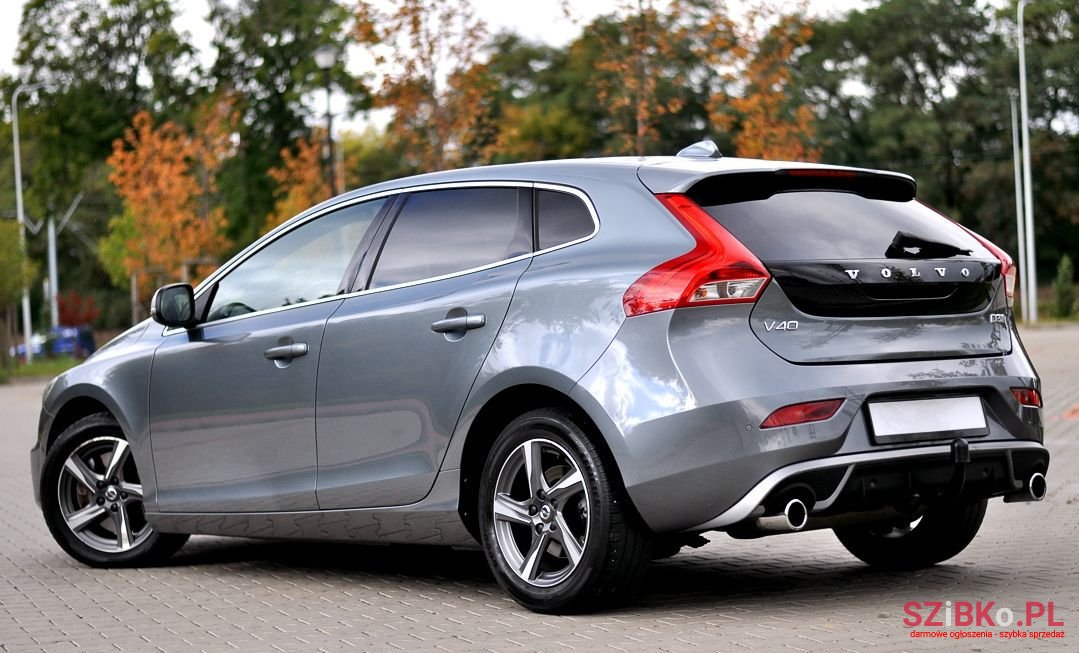 2017' Volvo V40 photo #2