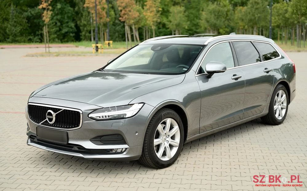 2018' Volvo V90 D3 Momentum photo #5
