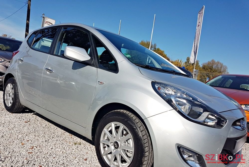 2011' Hyundai ix20 photo #2