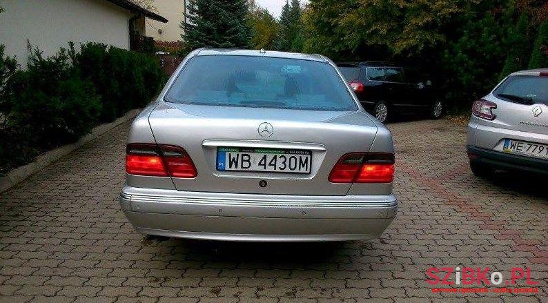 2000' Mercedes-Benz E-Class photo #1