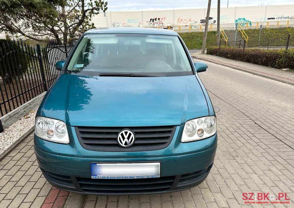 2003' Volkswagen Touran photo #2