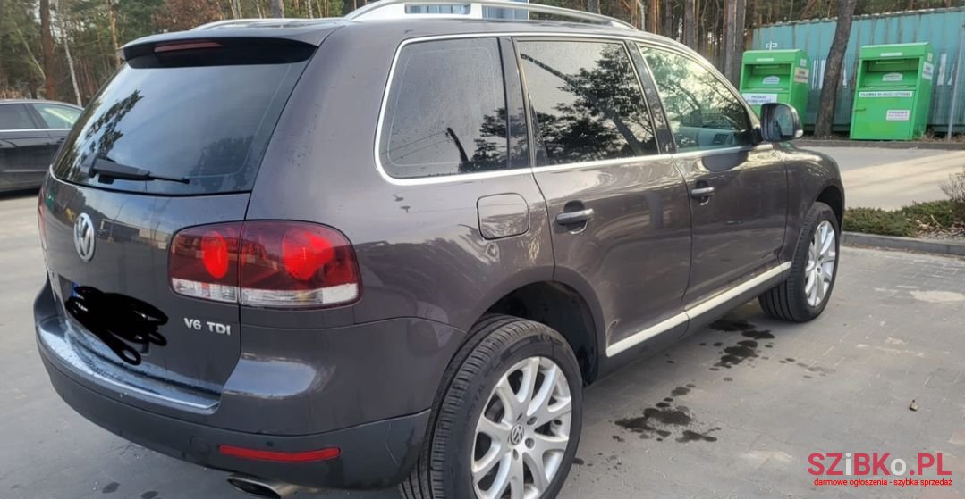 2008' Volkswagen Touareg photo #3