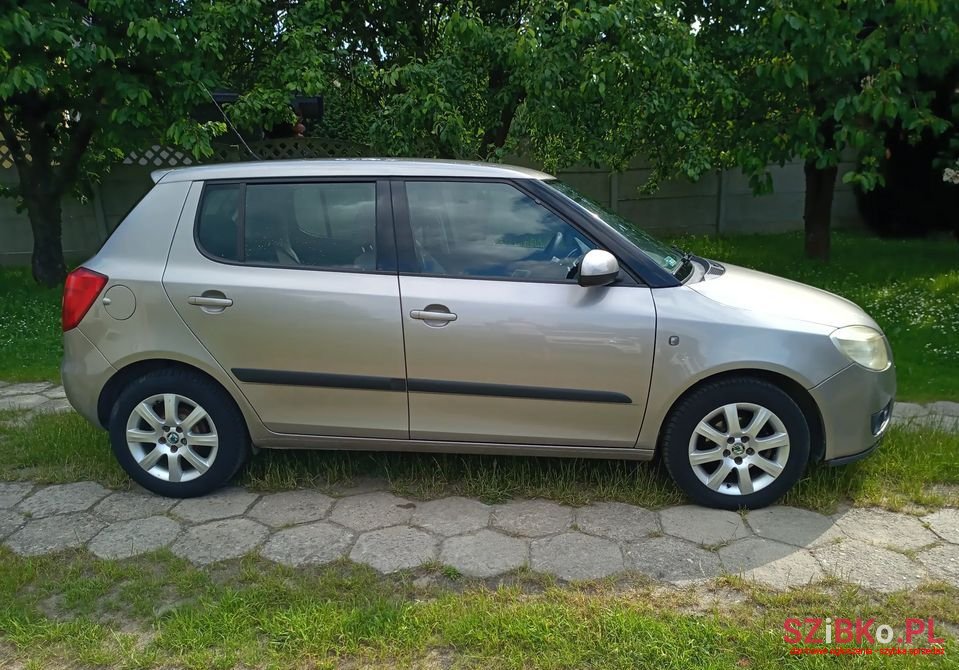 2008' Skoda Fabia photo #3