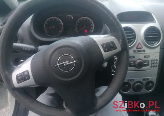 2012' Opel Corsa photo #2