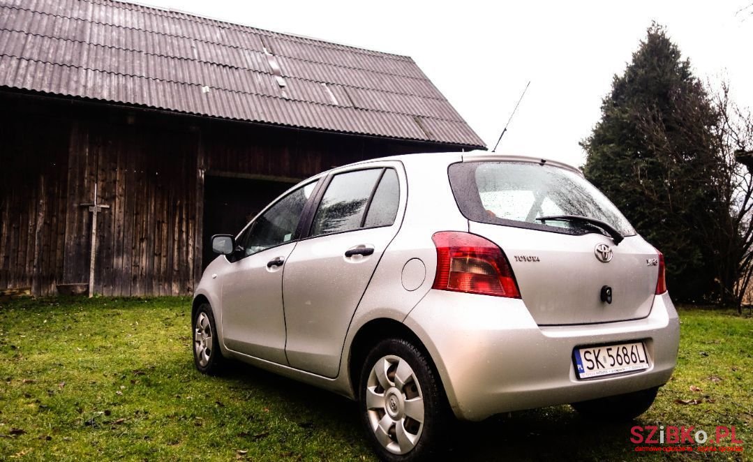2007' Toyota Yaris photo #2