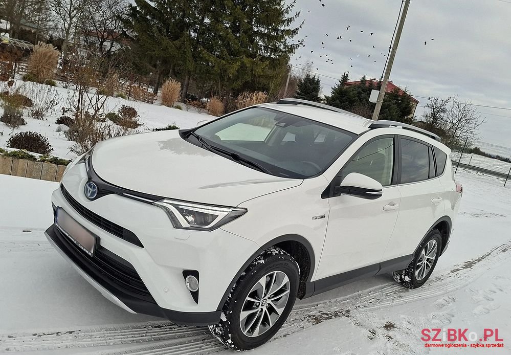 2018' Toyota RAV4 photo #1