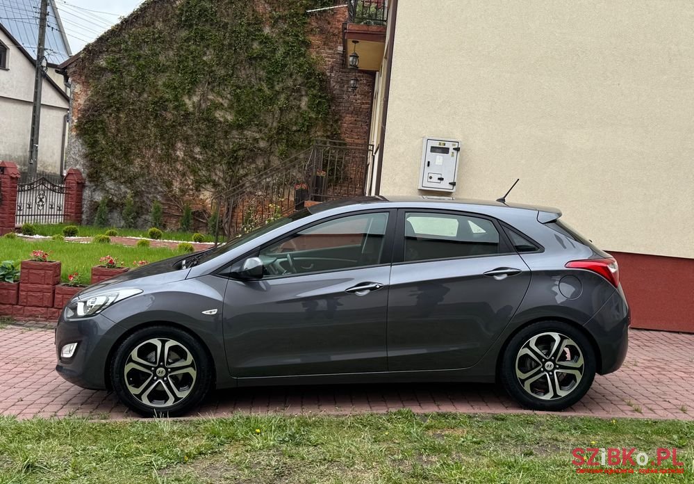 2016' Hyundai i30 1.4 Premium photo #2