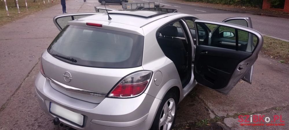 2008' Opel Astra Iii 1.7 Cdti Enjoy photo #2