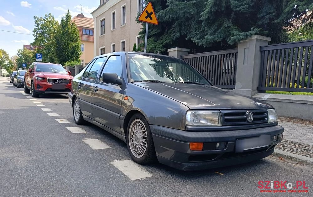 1994' Volkswagen Vento photo #2