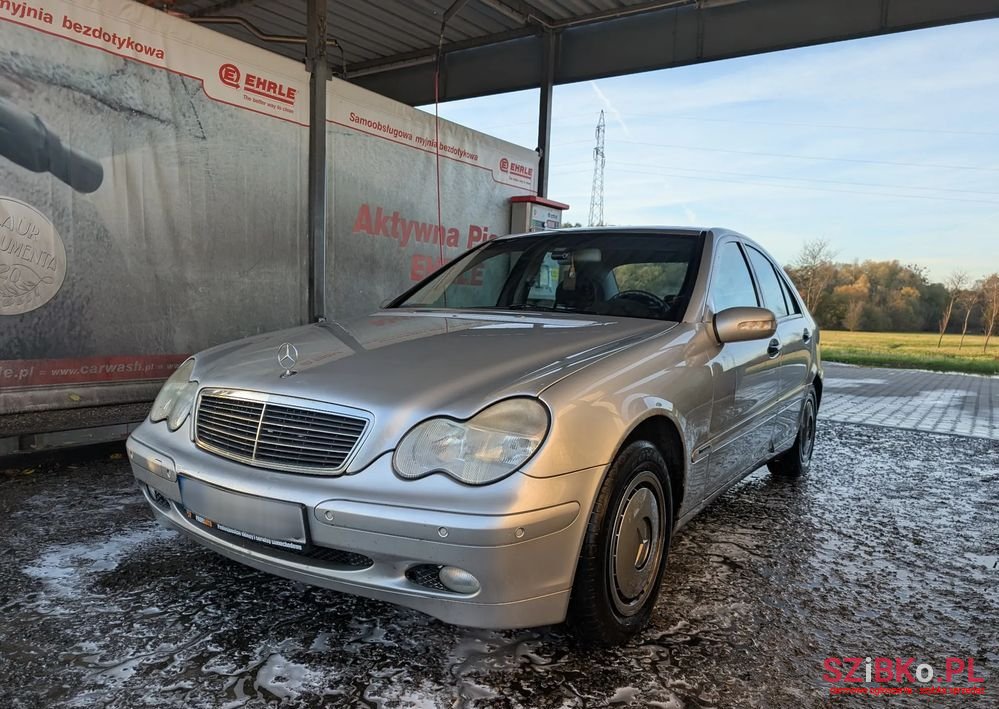2001' Mercedes-Benz C-Class photo #2