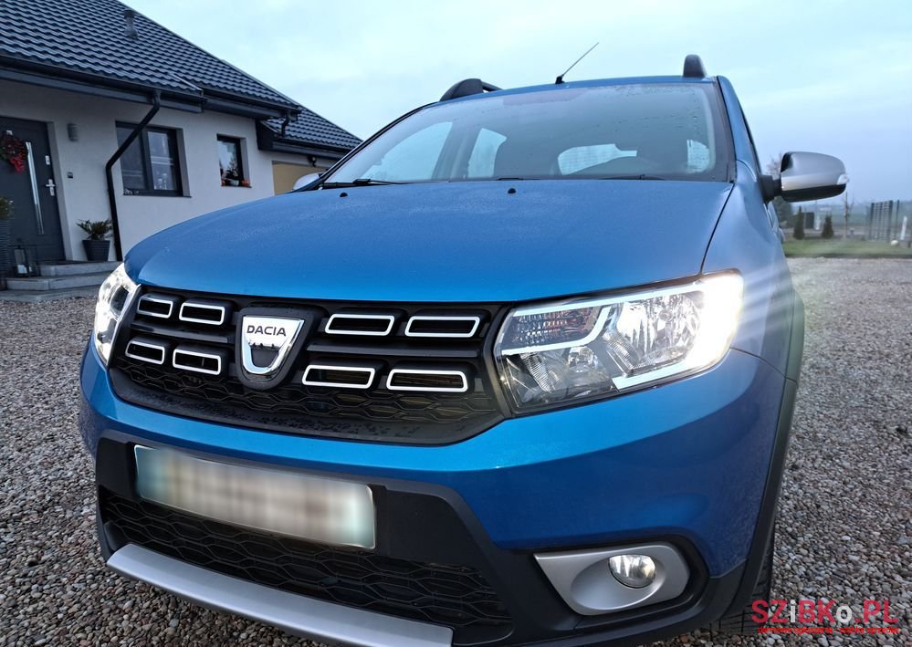 2017' Dacia Sandero Stepway photo #1