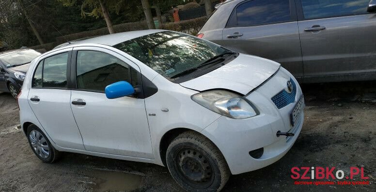 2007' Toyota Yaris photo #1