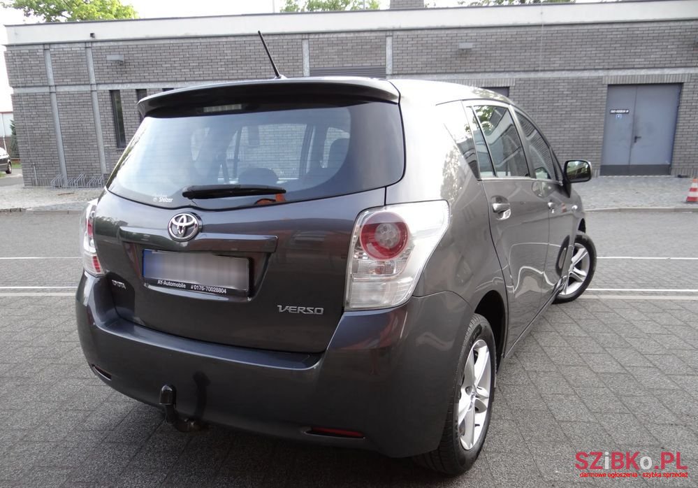 2009' Toyota Verso photo #4