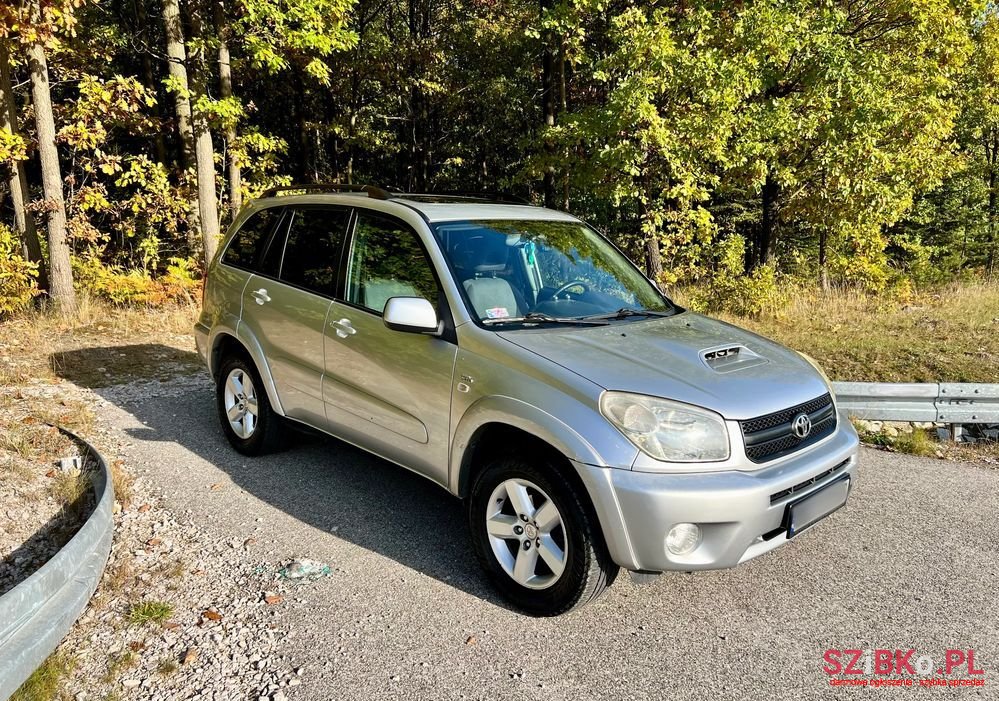2005' Toyota RAV4 photo #3