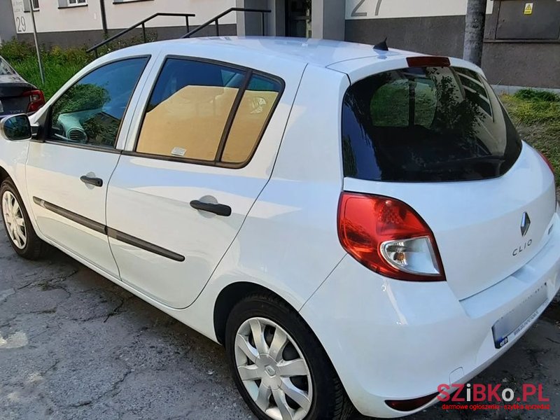 2013' Renault Clio photo #6