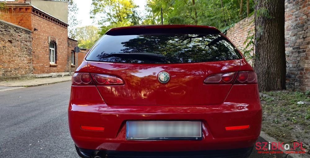 2010' Alfa Romeo 159 photo #5