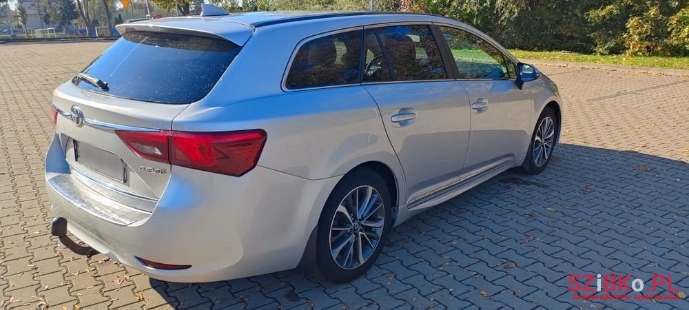 2015' Toyota Avensis photo #6