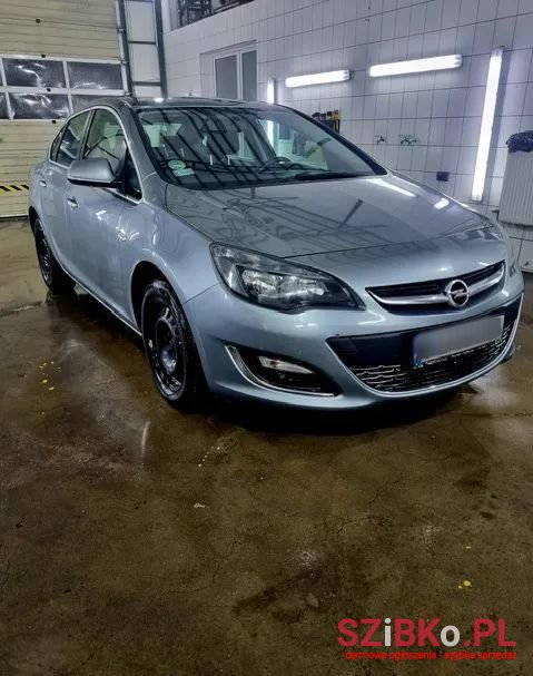 2015' Opel Astra photo #1