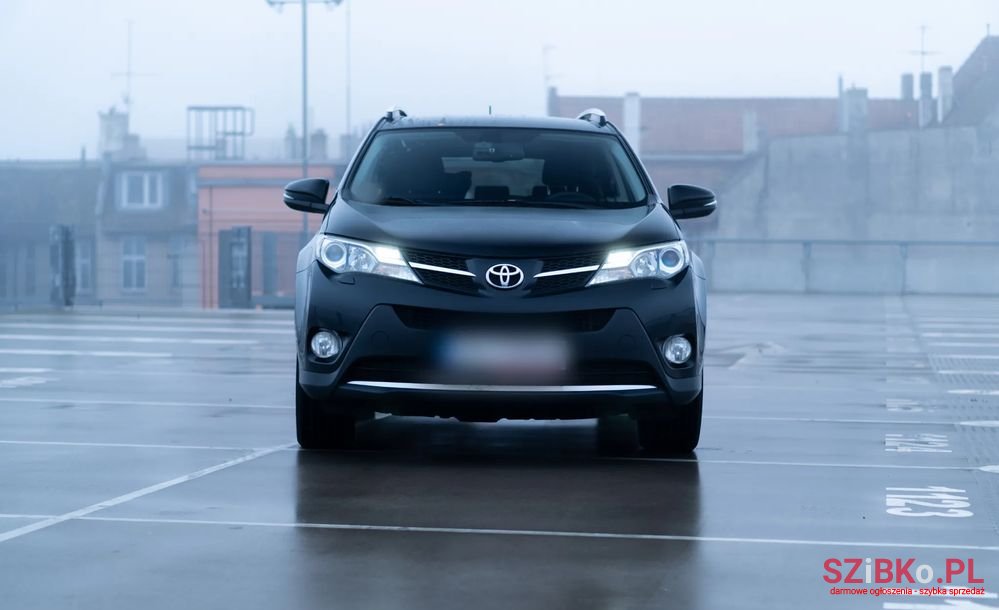 2014' Toyota RAV4 photo #2