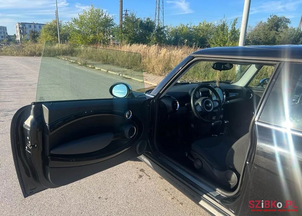 2009' MINI Cooper photo #3