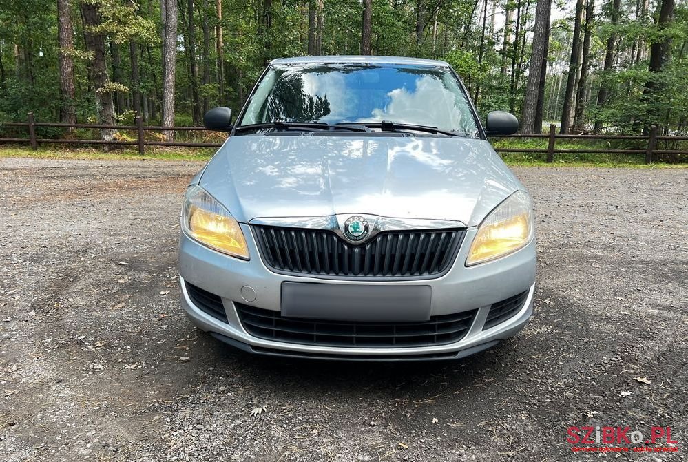 2011' Skoda Fabia photo #2
