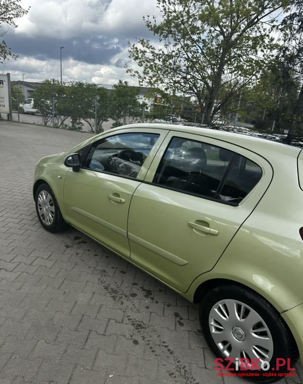 2007' Opel Corsa 1.2 16V Cosmo photo #2