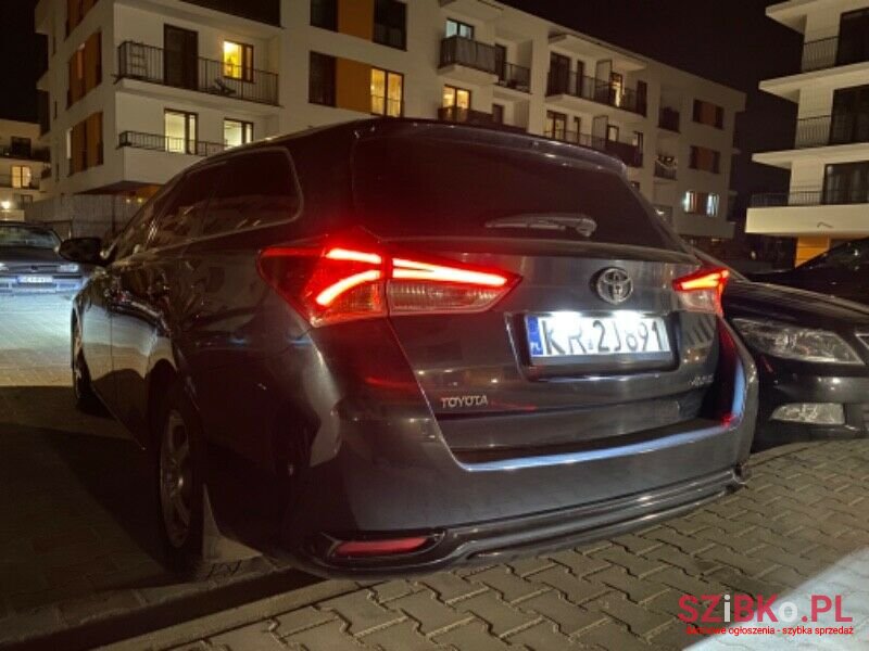 2015' Toyota Auris photo #1