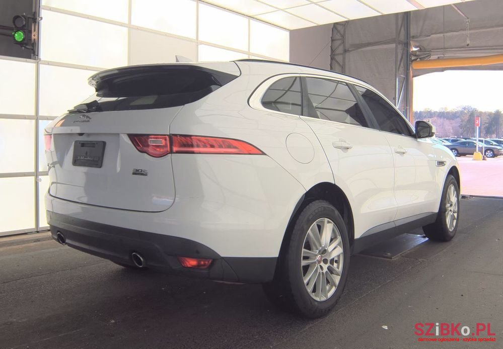 2019' Jaguar F-Pace photo #4