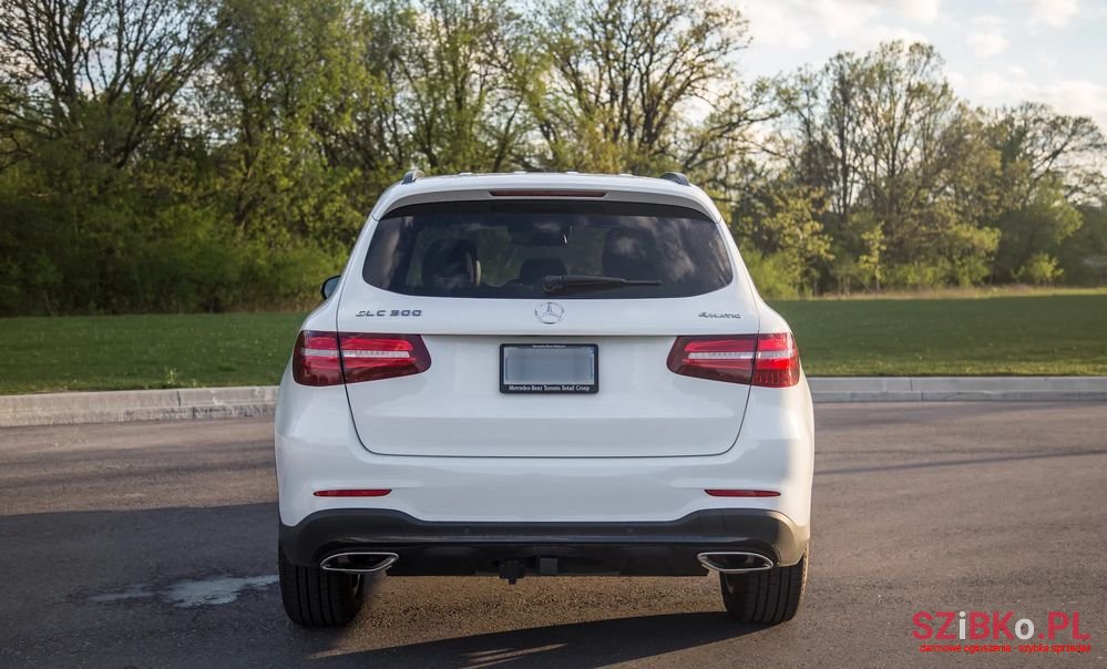 2017' Mercedes-Benz GLC photo #4