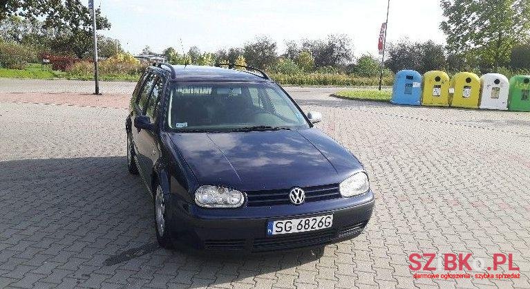 2001' Volkswagen Golf photo #1