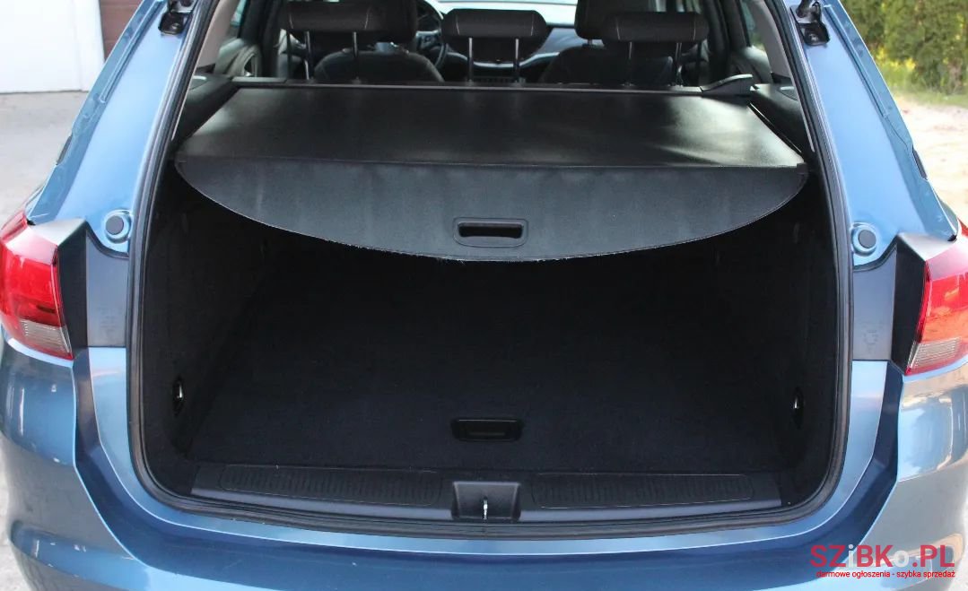 2017' Opel Astra photo #6