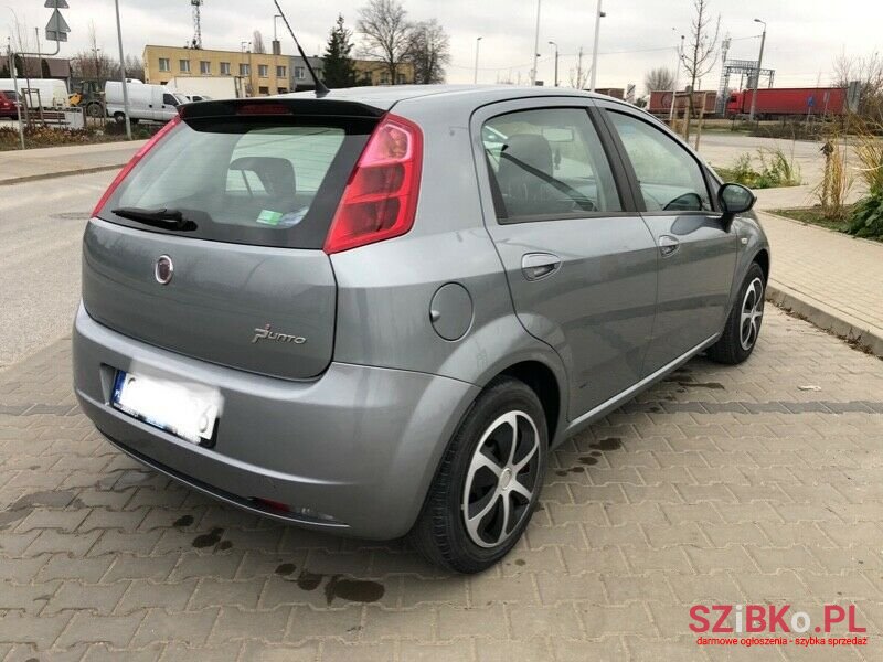 2009' Fiat Punto photo #5