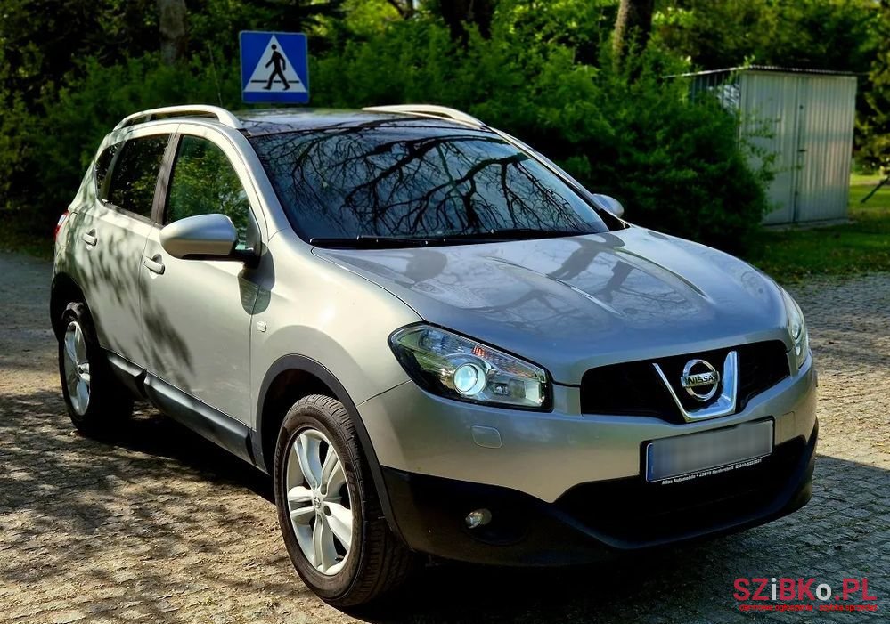 2010' Nissan Qashqai 2.0 Tekna photo #3