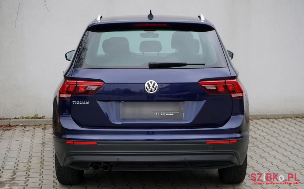 2019' Volkswagen Tiguan photo #5