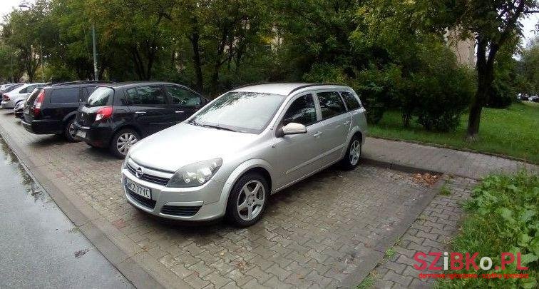 2005' Opel Astra photo #1