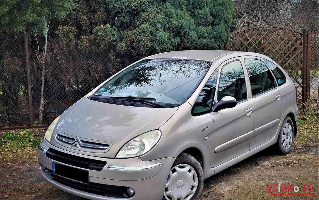 2004' Citroen Xsara Picasso photo #1