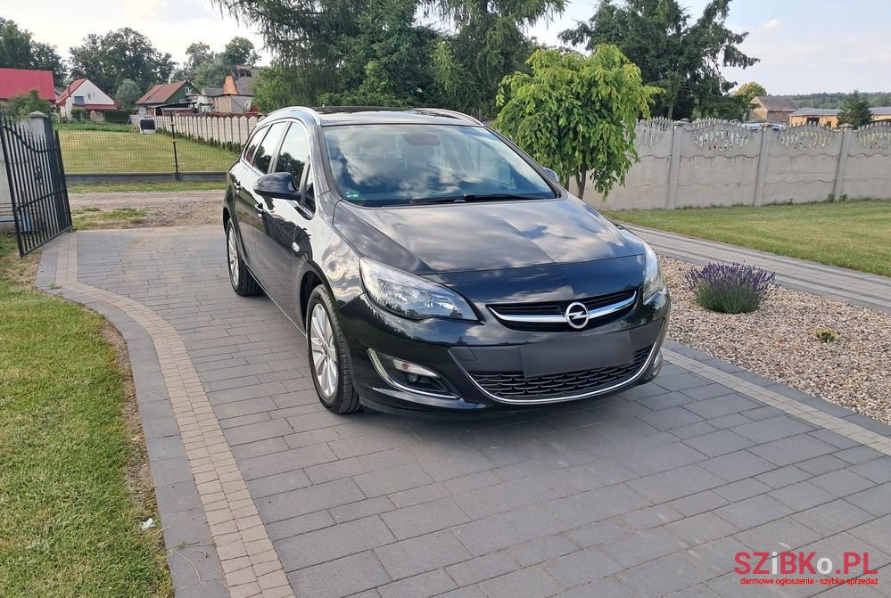 2016' Opel Astra photo #2