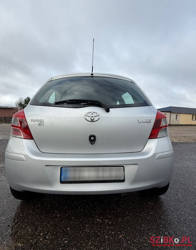 2010' Toyota Yaris 1.33 2010 photo #3