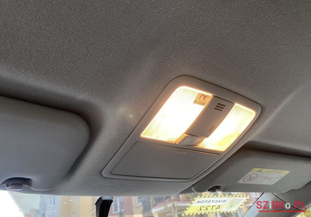 2014' Toyota Auris photo #6