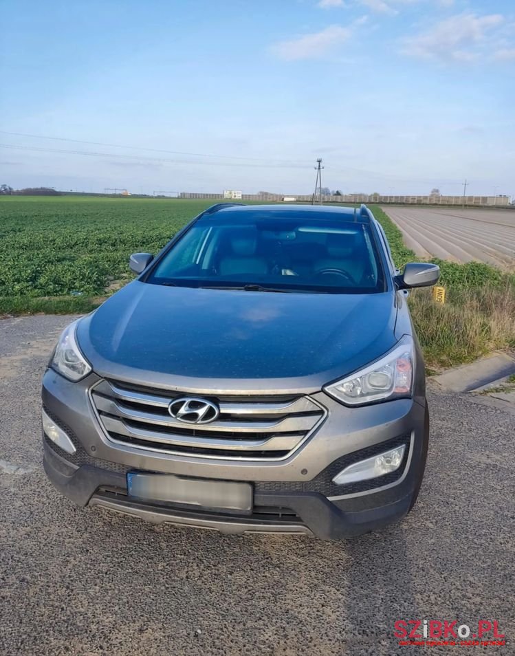 2014' Hyundai Santa Fe 2.0 T Sport Utility photo #2