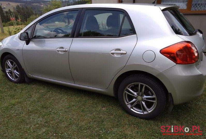 2008' Toyota Auris photo #1